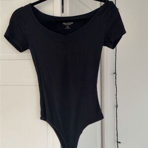 Hollister Black Ribbed V-Neck Short Sleeve Bodysuit
